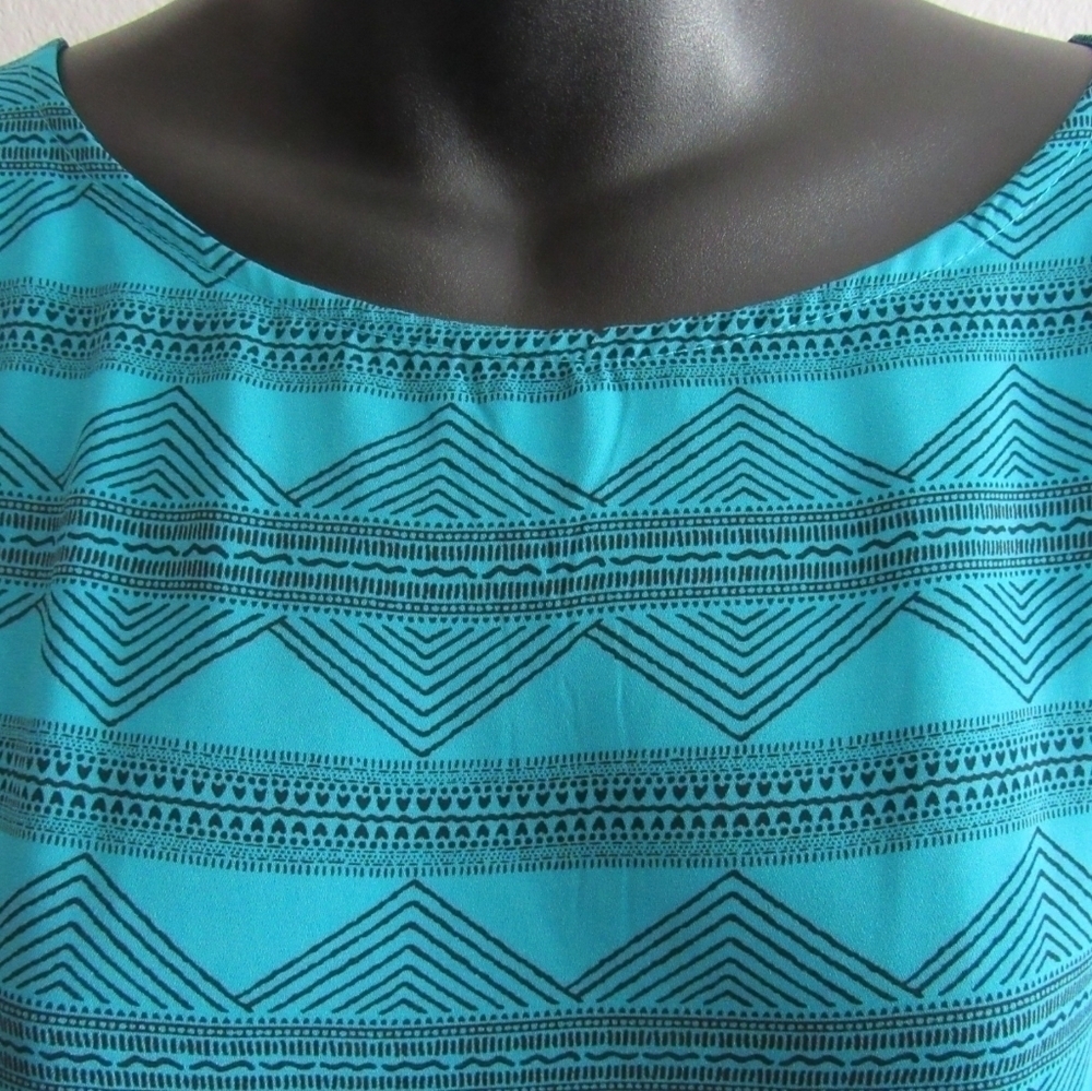 Torrid Split Back Top - Picture 5 of 7